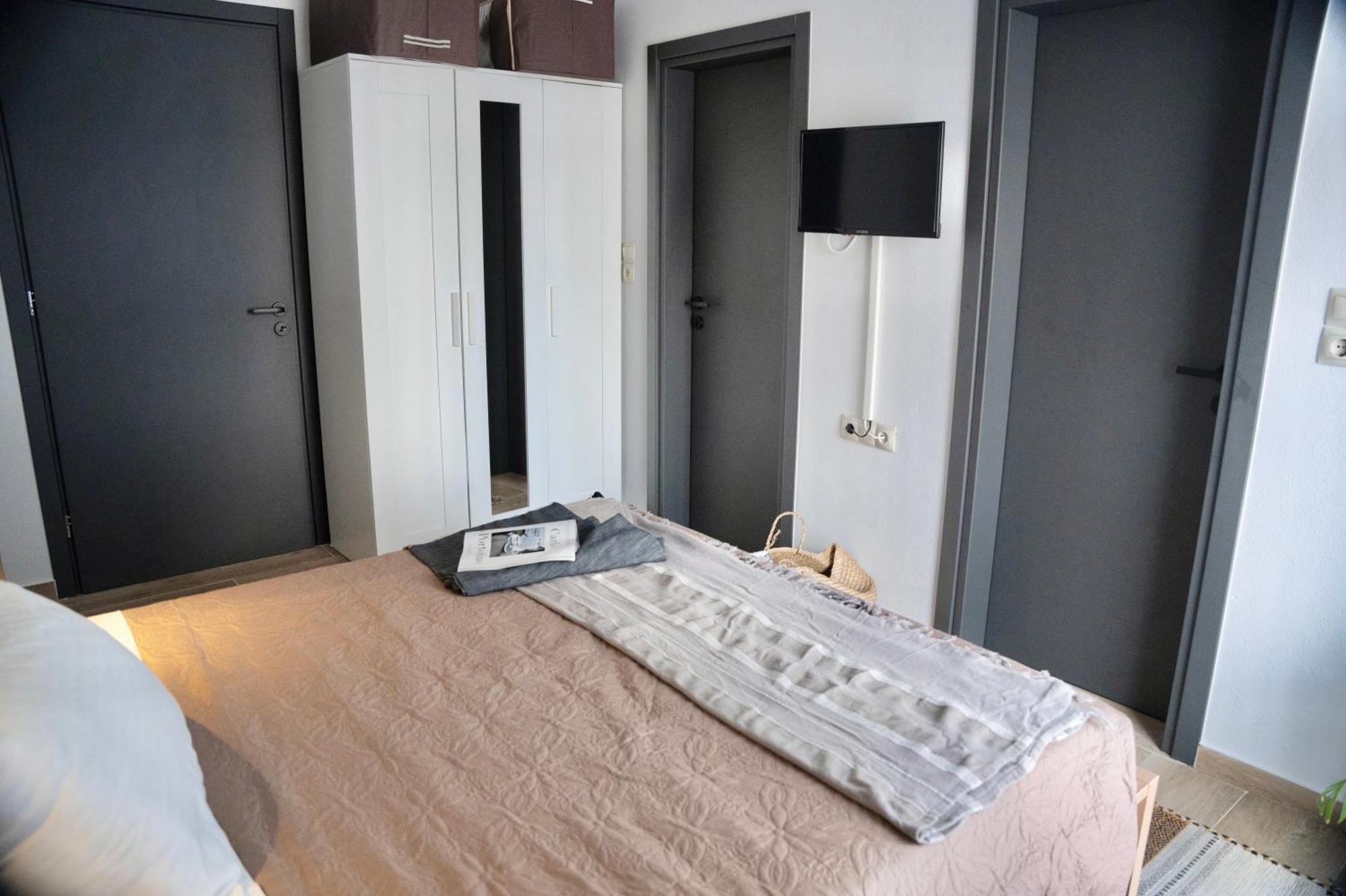 Exquisite 4-Bedroom Prestige Apartment Rhodes City Bagian luar foto