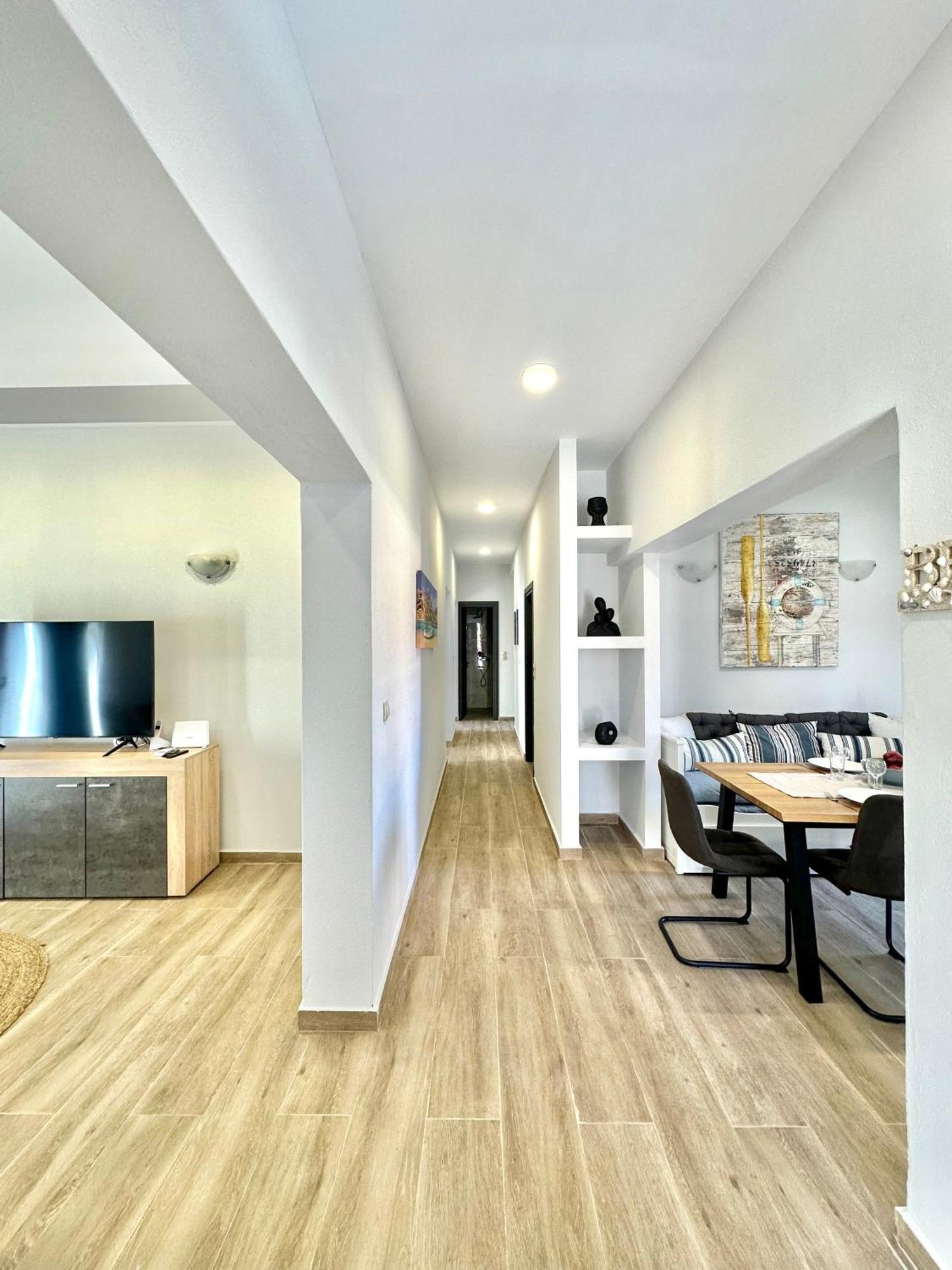 Exquisite 4-Bedroom Prestige Apartment Rhodes City Bagian luar foto