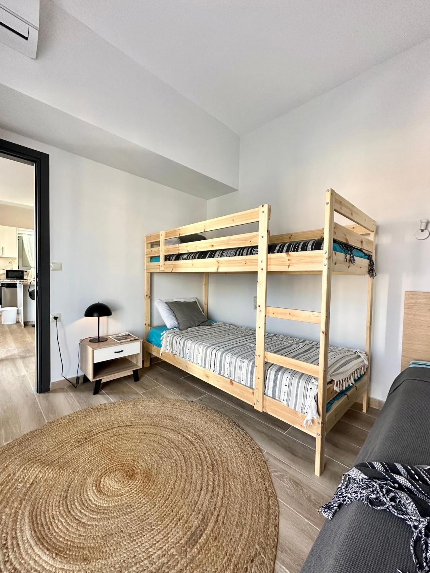 Exquisite 4-Bedroom Prestige Apartment Rhodes City Bagian luar foto