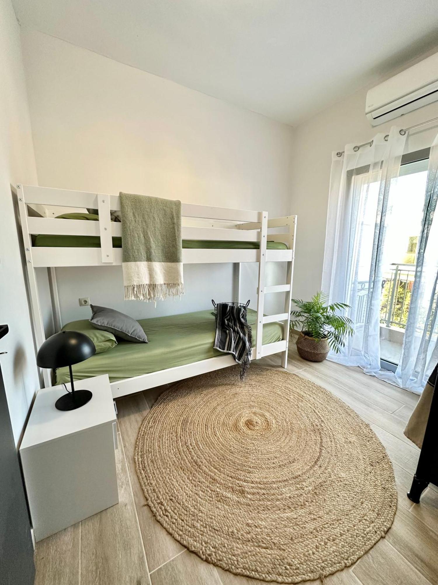 Exquisite 4-Bedroom Prestige Apartment Rhodes City Bagian luar foto